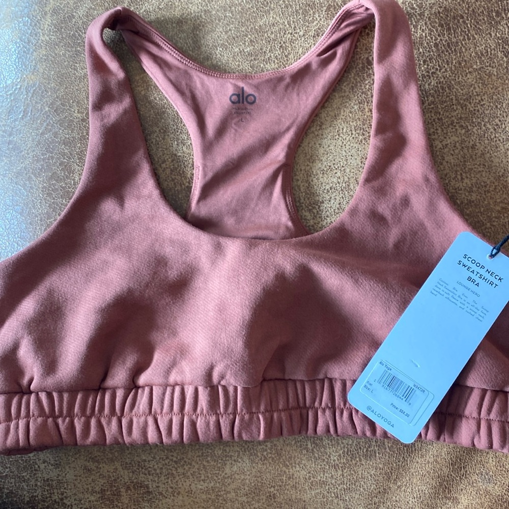 ALO YOGA NEW WITH TAGS … scoop neck sweatshirt bra … color : RUST